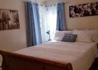 2 Bedroom Hideaway by Discovery Park, Families, Couples, Solo Stays - Country Houses
