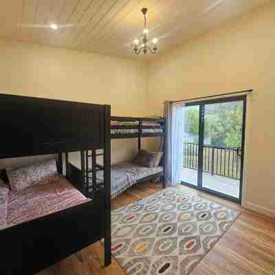 Hazy Hill Estate, a renovated Miners Cottage, surrounded by nature Rooms