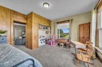 Peaceful & Charming Farmhouse;Firepit;Near Weston, St.Joe & Atchison ;Sleeps 10 - 3-Star