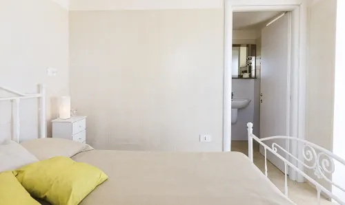 Swan villa with private pool, absolute privacy