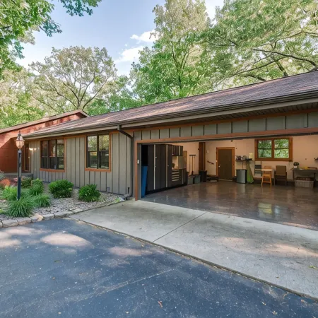 Kentucky Deer Run- Wheelchair Accessible, Lakefront, Private Dock, Fully Updated