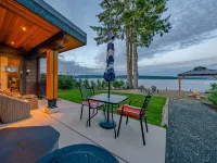 Beach Front Luxury Private Hot Tub Sandy Beach Hotels in Campbell River