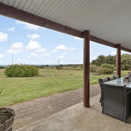 Sea Breeze - Spacious home with lovely ocean views