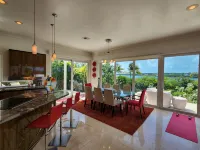 "Gorgeous, 4-bedroom, 4.5-bathroom home with Beautiful Water and Sunset Views - Homestays