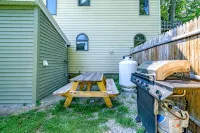 Cheerful Single Level Home w/ Shared Beach on Sebago Lake! - 3-Star