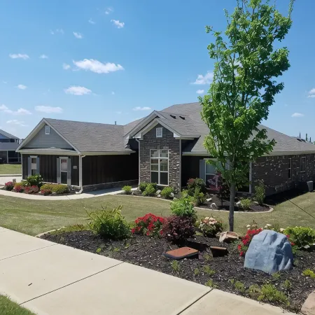 3 bed / 2.5 baths, great neighborhood