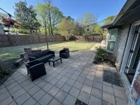 The Lily Pad. 3 bd/1ba. 4 beds. Center of town! Fenced backyard!