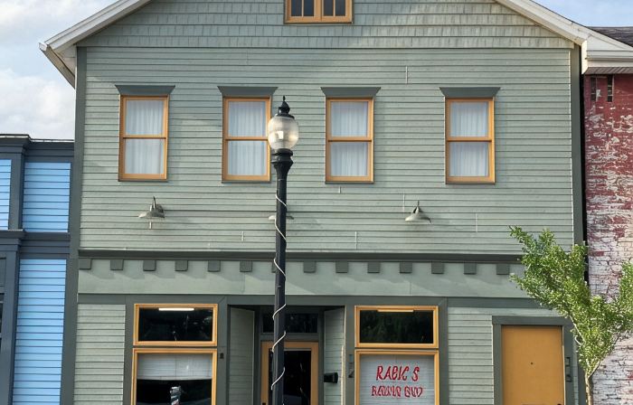 The Maple Flat: high end 2-bedroom apartment in Blairsville