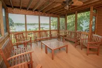 Spacious Lake Gaston Waterfront with Flat Lot, Great Views & Premier Host - 3 stjerner