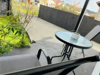 Pretty Villa Close to St Clair Beach Private Parking - วิลล่า