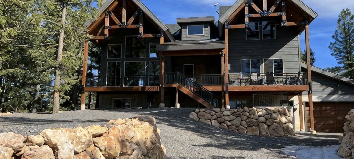 Stunning Luxury Executive Style Cabin 7 BR 4.5 BA Hi Speed Wi-Fi Hotels in Kane County