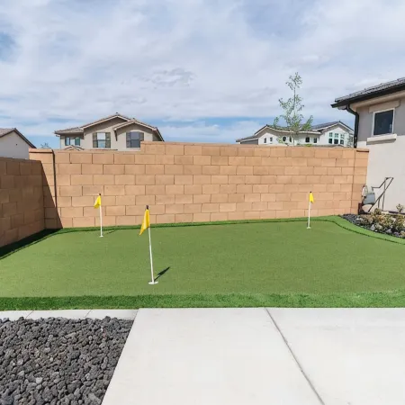 Red Rock Haven - NEW Private Pool, putting green, & more. Perfect family retreat