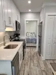 Newly Renovated Cozy 1 BR sleeps 4 and only 200 yards to the white sandy beach - Boutique