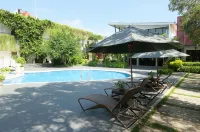 Mantravana Co-Living - Kolam Renang