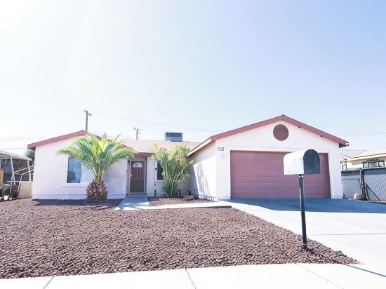 Modern 4-Bedroom Getaway – Close to Las Vegas Strip, LV Airport, & Lake Mead