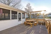Luxury Home. Hot-tub, close to IAD & Hylton PAC. - 4-Sterne