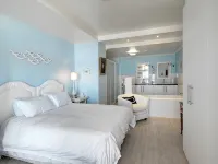 Surferscorner Self Catering Apartments Hotels near Muizenberg Beach