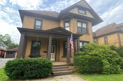 Crescentia House -1884 Victorian! - 4-Star