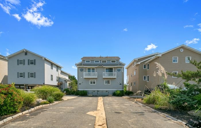 Sea-Renity at the Shore Secluded Oceanfront Luxury Home July 4 Available