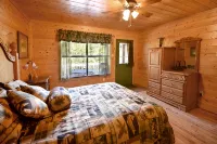 Beautiful secluded cottage with gated privacy. - Alppimaja