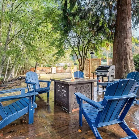 Creekside Retreat Near Olympic NP: Hot Tub, Sauna and Firepit
