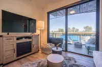 Waterfront Loft in the Heart of Sandpoint - Boutique