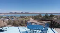 LAKEFRONT- Mid Century Bungalow
