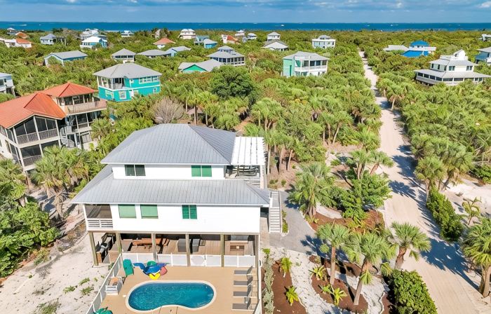4 King Suites - Private Pool + Spa - 2 Carts - Easy Island Escape