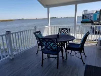 Spacious Floating Condo on the Water with Upscale AmenitiesNew Water Filtration - Wifi