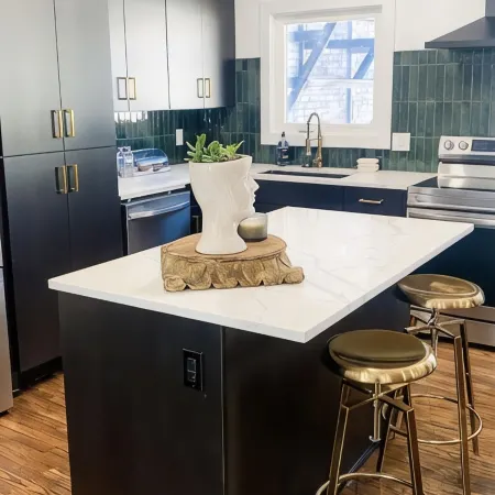 Downtown Stillwater Studio Apartment located upstairs