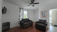 Classic One-Bedroom Apartment W King bed