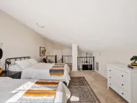 Superstition Mountain Views, Heated Pool/Hot Tub, 2Bd + Loft 阿帕奇章克申酒店