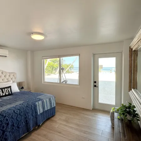 Private Oceanfront: Heated Pool, Paddleboards & Kayaks - 180 degree ocean views