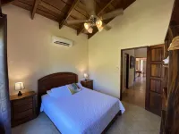 Beautiful Villa, Private Pool, Amazing Gardens! Walkable 5 Bedrooms - Balcony