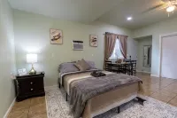 Spacious Modern Studio with a private entrance nearby Sequoia N Park