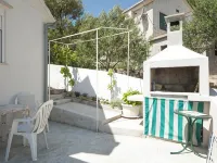 Apartment Agata Hotels in Splitska