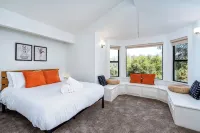 Spacious Mountain View Home - Pool, Spa, Game Room & Stunning Views [Sleeps 16]