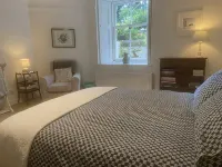 Bright, cosy lower floor flat in Victorian listed villa Hotels in 