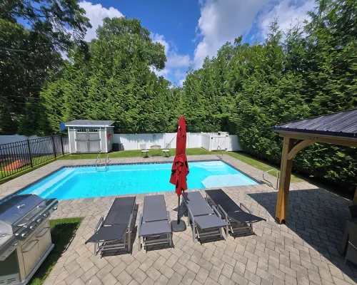 Tranquility Near the Sea with in-ground salt water pool and fenced in yard. Hotels in Absecon