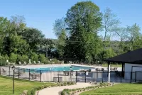 Winter Getaway with Cozy Fireplace in This Elegant Lake Geneva Condo & King Bed. - Pools