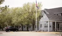 Monument Inn & Suites