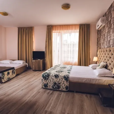 Avenue Deluxe Hotel