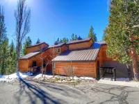 Alpine Getaway 3 Bedroom Home by RedAwning Hotels in Dollar Point