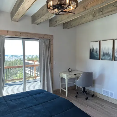 Secluded Rocky Mountain Luxury: Stunning Views & Ultimate Outdoor Escape