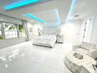 Luxurious Entertainment Mansion - Kolam Renang Peribadi