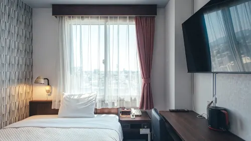 โรงแรมโทโยฮาชิ สเตชัน