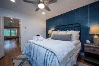 Mountain Adventure Getaway- Cozy 2-room condo in Eden with WiFi and washer/dryer