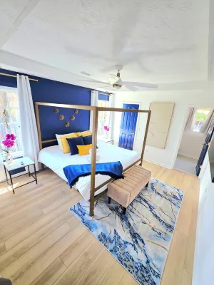 The Mini Golf Oasis king beds & Movie/Game room minutes to Fort Benning GA. - 4 stjerner