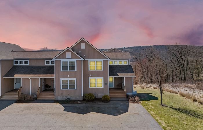 Mountain Escape Next to Camelback Resort! Ideal for Families and Big Groups