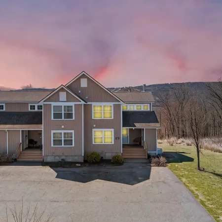 Mountain Escape Next to Camelback Resort! Ideal for Families and Big Groups